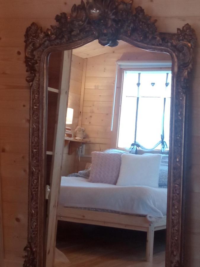 Chambre Studio Photo Chalet Sdb Partagee A Proximite Chavagne Buitenkant foto
