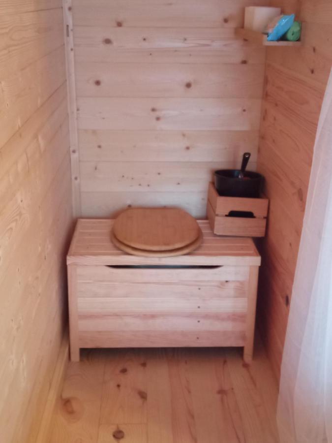 Chambre Studio Photo Chalet Sdb Partagee A Proximite Chavagne Buitenkant foto