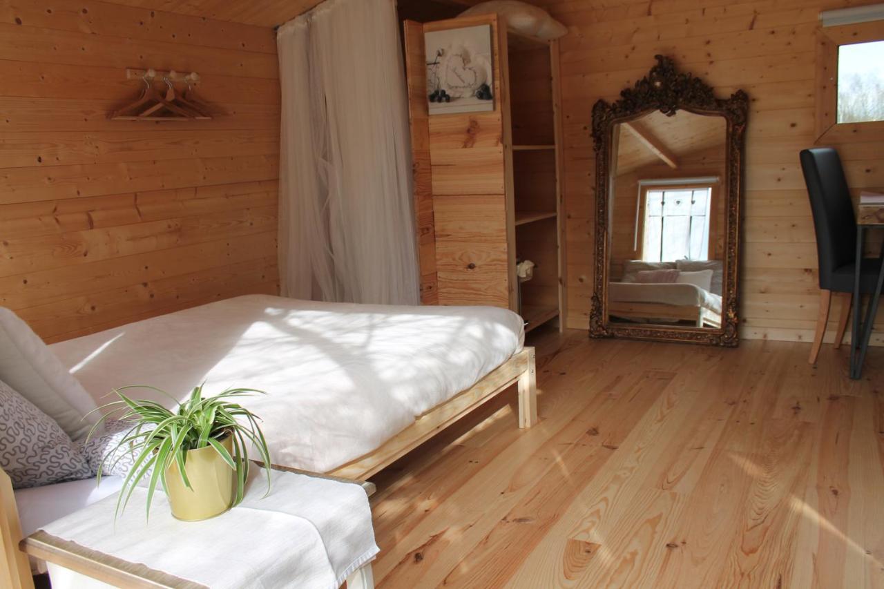 Chambre Studio Photo Chalet Sdb Partagee A Proximite Chavagne Buitenkant foto